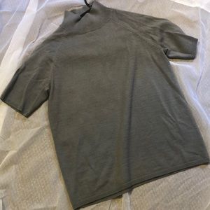 Short sleeve turtleneck sweater